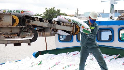 Bình ổn giá phân bón: Nên chăng giải quyết căn cơ vấn đề đầu ra nông sản?