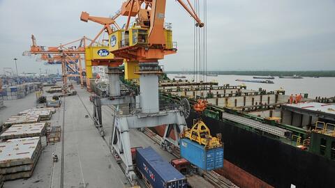 Kim ngạch xuất nhập khẩu tiến sát mốc 660 tỷ USD