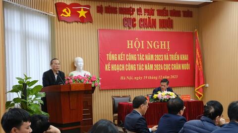 Xây dựng ngành chăn nuôi tự chủ, cân đối