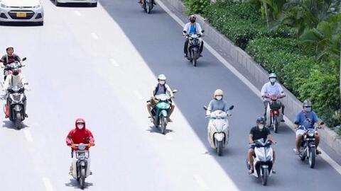 Hà Nội ngày nắng, chiều tối và đêm có mưa rào và dông rải rác