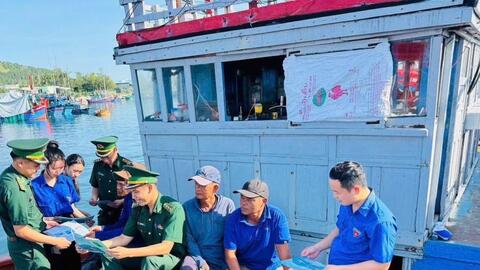 Tuổi trẻ Quảng Ngãi tích cực tuyên truyền chống khai thác IUU