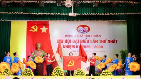 Kinh tế là trọng tâm, động lực cho phát triển văn hóa - xã hội