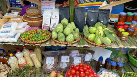 Thương mại, dịch vụ mở lối thoát nghèo cho bà con Mường Chiên