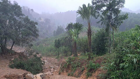 Đà Nẵng: Sạt lở núi cuốn trôi một ngôi nhà và tài sản giá trị