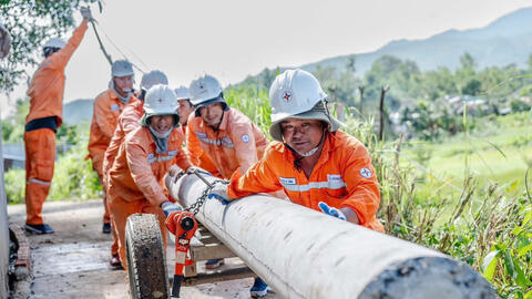 Đã khôi phục toàn bộ lưới điện 110kV bị ảnh hưởng do bão số 13