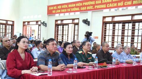 Tiếp thêm động lực để người dân vùng lũ ổn định cuộc sống