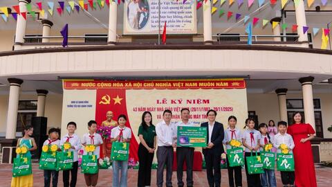 Nestlé trao tặng phòng máy tính giúp học sinh tiếp cận công nghệ