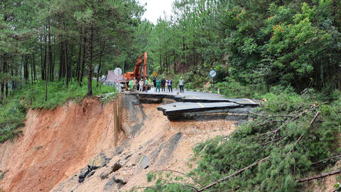 Đèo Mimosa và Km249 đồng loạt sạt lở, Lâm Đồng công bố khẩn cấp