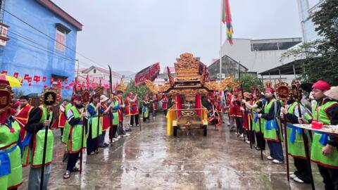 Lặng thầm góp sức, rạng rỡ sắc áo xanh mùa lễ hội