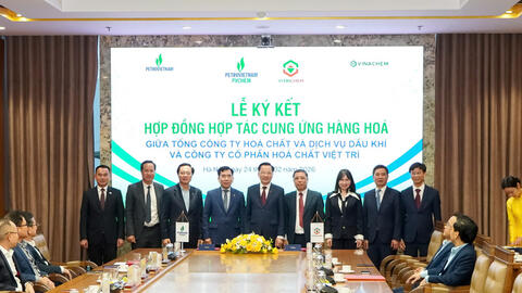 Vitrichem - PVChem cung ứng hóa chất cơ bản cho dự án Nhà máy Lọc hóa dầu Nghi Sơn