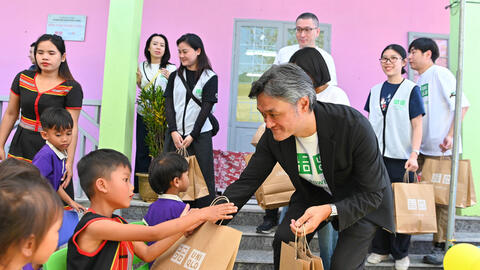 Đồng bào Giẻ Triêng rưng rưng hạnh phúc khi các con có trường học mới