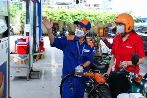 Giá xăng dầu tiếp tục tăng đồng loạt trong kỳ điều hành ngày 2/10