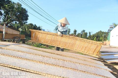 Làng nghề truyền thống chạy đua phục vụ Tết