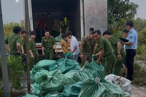 Cà Mau: Ra quân kiểm tra, siết chặt phòng chống buôn lậu