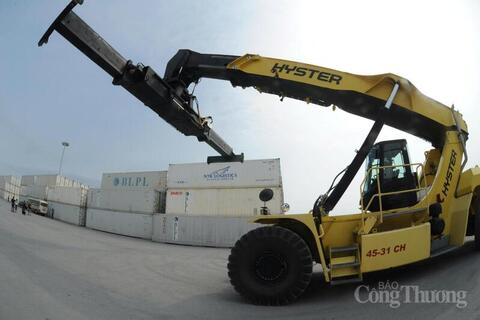 Thúc đẩy phát triển logistics, hướng tới chuỗi cung ứng toàn cầu