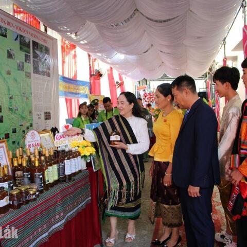 Buôn Đôn tích cực tham gia các phong trào thi đua yêu nước