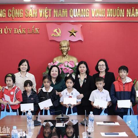 Dấu ấn phụ nữ Đắk Lắk                trên hành trình đổi mới