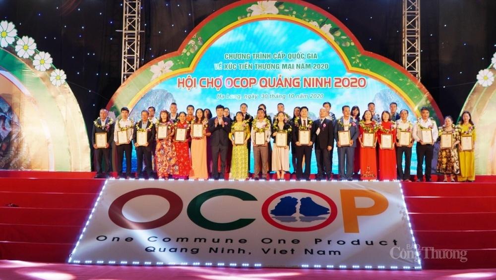 64 sản phẩm OCOP đã được trao giấy chứng nhận đạt 3 sao và 4 sao. 1406-ocop-quang-ninh