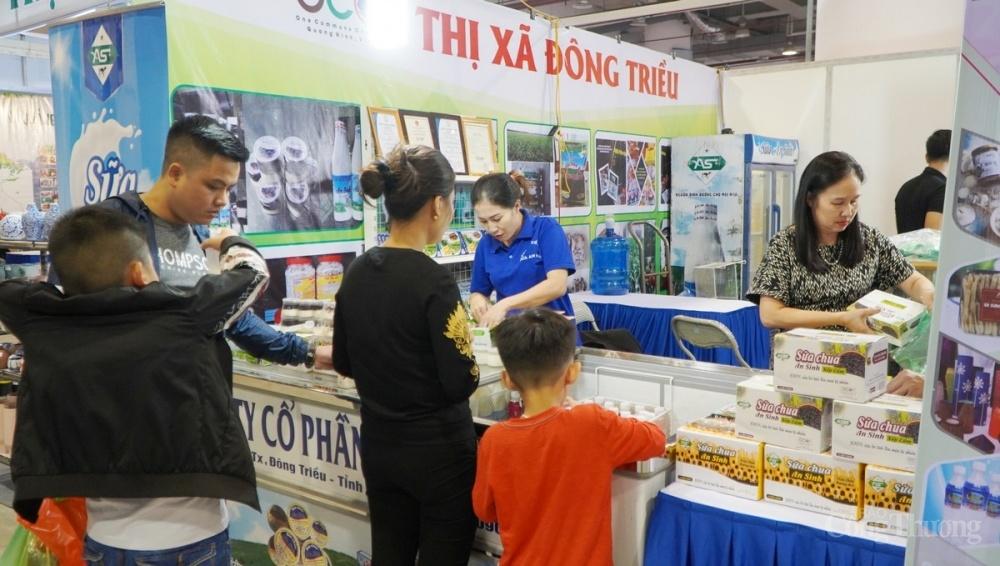 Sản phẩm phong phú, đi kèm chất lượng tốt là yếu tố chính giúp sản phẩm OCOP Quảng Ninh hấp dẫn người tiêu dùng 0557-hoi-cho-ocop-quang-ninh-8