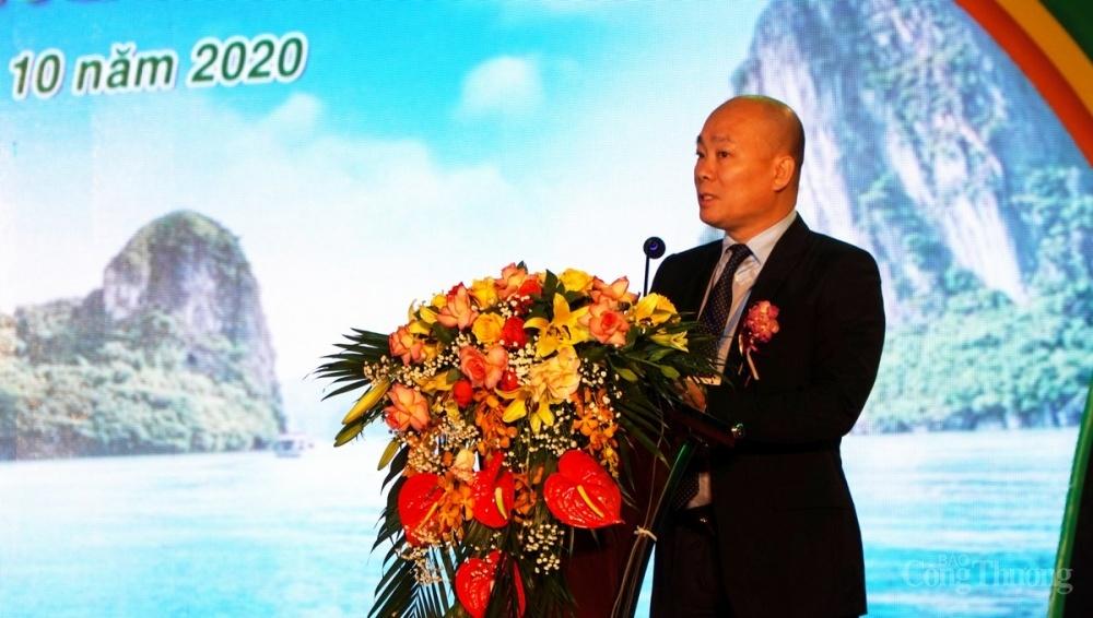 ông Vũ Bá Phú – Cục trưởng Cục Xúc tiến thương mại, Bộ Công Thương đánh gia cao những sáng kiến, nỗ lực của tỉnh Quảng Ninh 0546-hoi-cho-ocop-quang-ninh-2