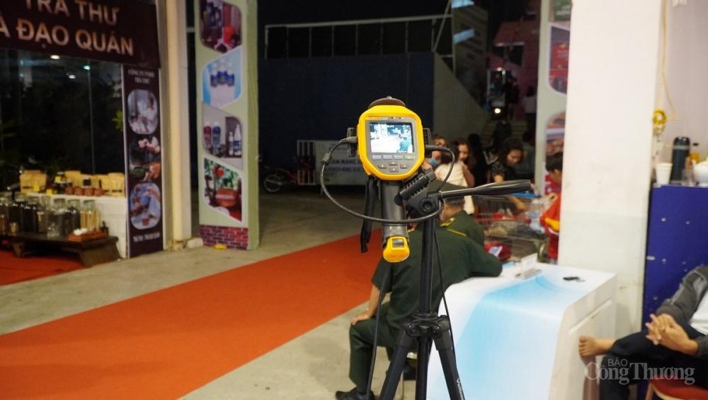 Công tác phòng, chống dịch vẫn được Ban tổ chức thực hiện nghiêm túc, 0603-hoi-cho-ocop-quang-ninh-13