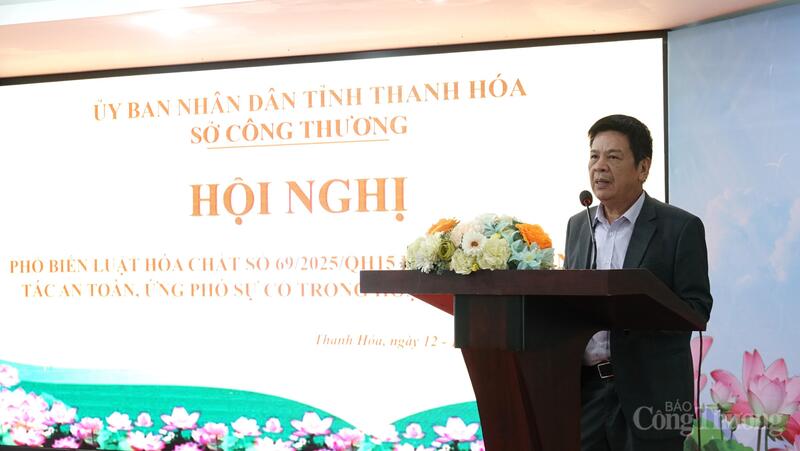 Ông Phùng Đình Ảnh, Phó Giám đốc Sở Công Thương Thanh Hóa phát biểu tại hội nghị