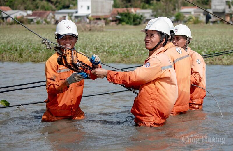 Gần 1,64 triệu khách hàng miền Trung bị ảnh hưởng bởi bão số 13 đã được cấp điện trở lại