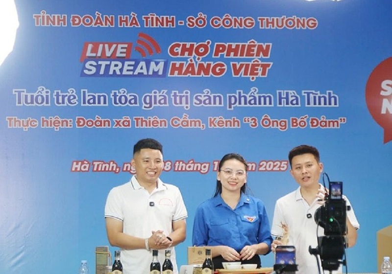 Nhiều hoạt động hưởng ứng Online Friday được tổ chức, hướng tới “An toàn – An tâm – An vui” khi mua sắm online. Ảnh: Tỉnh đoàn Hà Tĩnh