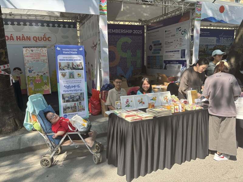 Sản phẩm Thương Thương Handmade khi tham gia tại các hội chợ. Ảnh: NVCC.