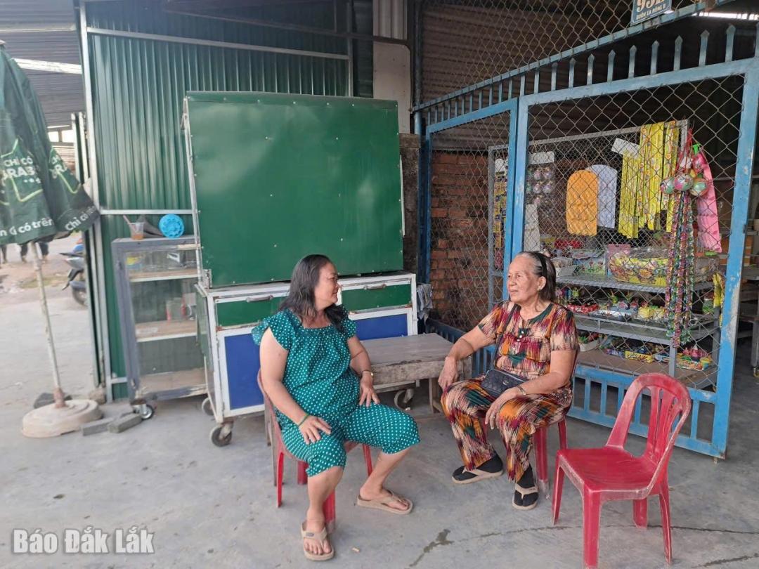 Phụ nữ thôn Thống Nhất