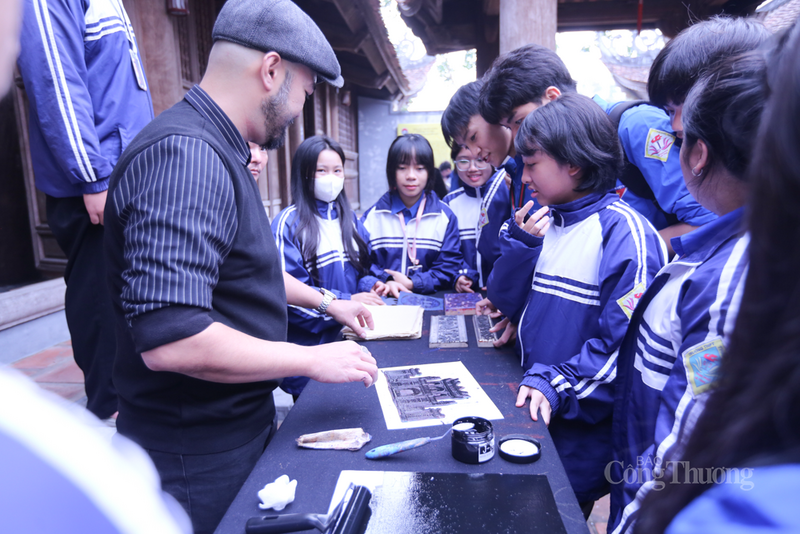 Triển lãm có hai chủ đề chính: “Văn Miếu - Quốc Tử Giám: Tinh hoa đạo học” và “Truyền thống giáo dục khoa cử tỉnh Hà Tĩnh”.