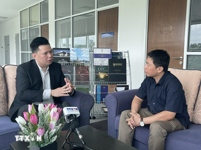 Nhà phân tích đối ngoại, an ninh và chiến lược thuộc trường đại học Malaya (Malaysia) Collins Chong Yew Keat trả lời phỏng vấn TTXVN tại Kuala Lumpur. Ảnh: TTXVN