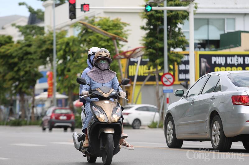 Dự báo mùa Hè năm nay, nhiệt độ thực tế ngoài trời tại nhiều thời điểm có thể chạm mốc 42°C. Ảnh: Trọng Tùng