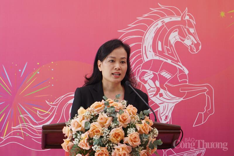 Bà Đỗ Thị Quỳnh Trâm, Phó Giám đốc Sở Công Thương TP. Đà Nẵng cho biết, Mùa khuyến mại hè Đà Nẵng 2026 thu hút các hệ thống phân phối lớn, các cửa hàng bán lẻ tham gia giảm giá sâu gần 20.000 mặt hàng