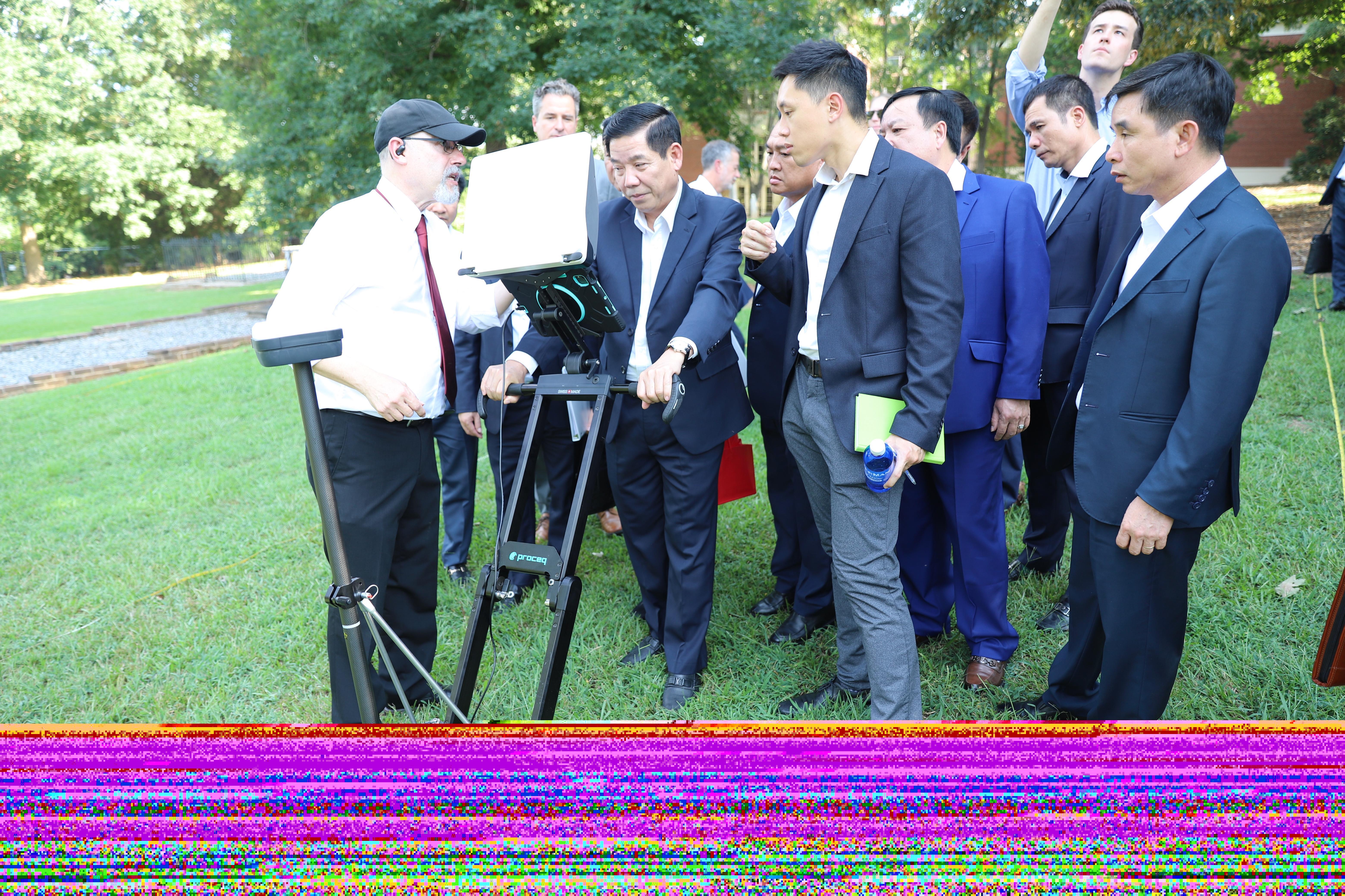Đại học Georgia giới thiệu giải pháp công nghệ tiên tiến liên quan đến tìm kiếm và thu hồi hài cốt.