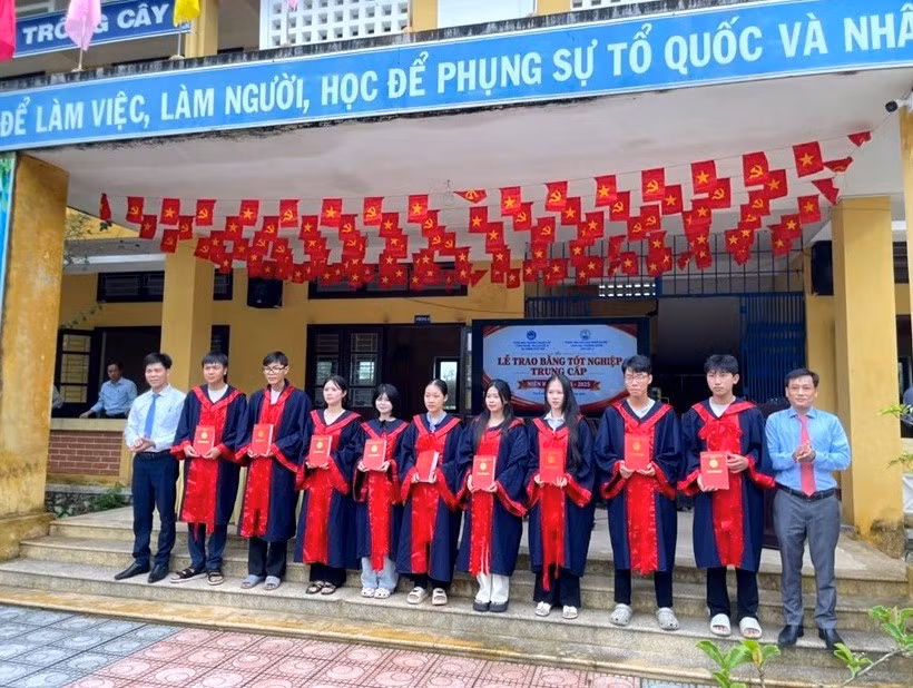 hanh-trinh-gieo-chu-trao-nghe-va-be-phong-sinh-ke-cho-lao-dong-vung-xa.jpg