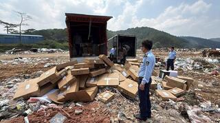 Quản lý thị trường Lâm Đồng tiêu hủy 22.500 sản phẩm vi phạm