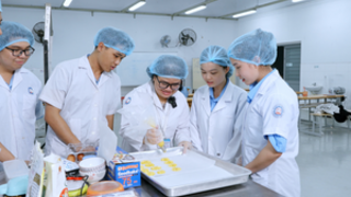 Gắn kết doanh nghiệp, tiếp sức sinh viên nghèo học nghề vươn lên