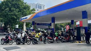 Giá xăng E10 giảm hơn 1.800 đồng/lít từ chiều 22/10