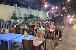 Hà Nội: Tái diễn cảnh quán nướng đêm lấn chiếm vỉa hè, lòng đường