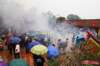 Độc đáo hội thổi cơm thi làng Thị Cấm