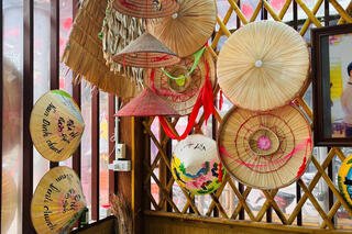 Gìn giữ nét xưa qua vành nón làng Chuông