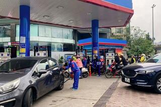 Thủ tướng yêu cầu xử lý nghiêm hành vi đầu cơ, găm hàng xăng dầu