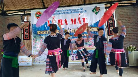 Nông dân Mai Châu làm homestay thu hút du lịch