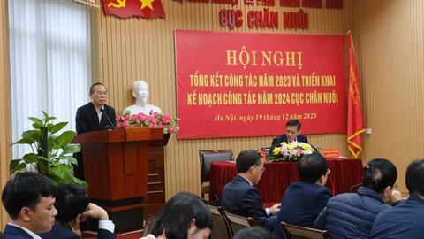 Xây dựng ngành chăn nuôi tự chủ, cân đối