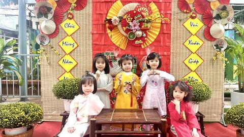 Không khí xuân ngập tràn trường học