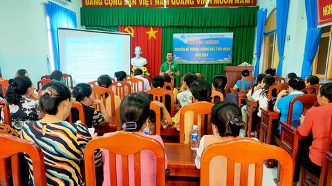 Phụ nữ Đồng Tháp truyền thông về phòng chống rác thải nhựa