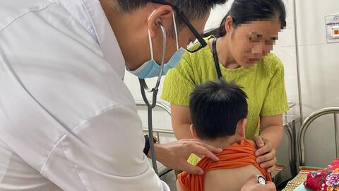 Nguy cơ nhiễm sán, ký sinh trùng từ các món ốc, cua đá nướng
