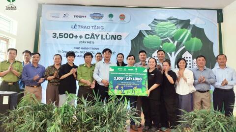 Tương Dương (Nghệ An): Tiếp nhận và phân phát 3.500 cây lùng cho người dân