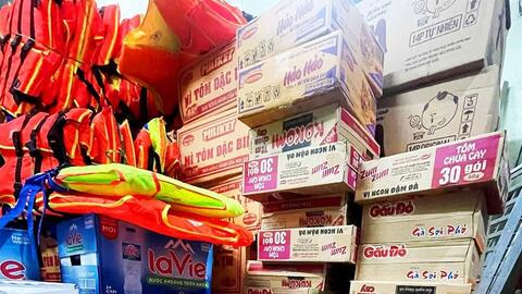 Kiểm soát an toàn vệ sinh thực phẩm hàng cứu trợ vùng bão lũ